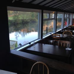 Ye Old Ferrie Inn - Riverside windows at the pub have a breathtaking view of the 'Wye'