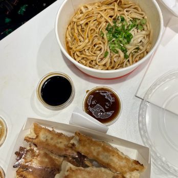 Bafang Dumpling - Combo 4 - Bafang Signature Noodle + 6 pcs Signature Potstickers - Taiwanese Near Me - San Diego, California