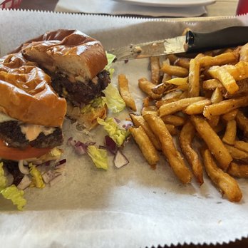 Barrel 17 - Barrel burger...YUMMY!!! - New American Near Me - Virginia Beach, Virginia Barrel 17 - Barrel burger...YUMMY!!! - New American Near Me - Virginia Beach, Virginia