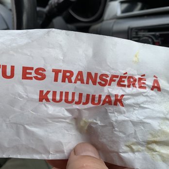 Resto Broskis - a hand holding a piece of paper that says tues transfere a kujujaak - Pizza Near Me - Montreal, Quebec Resto Broskis - a hand holding a piece of paper that says tues transfere a kujujaak - Pizza Near Me - Montreal, Quebec