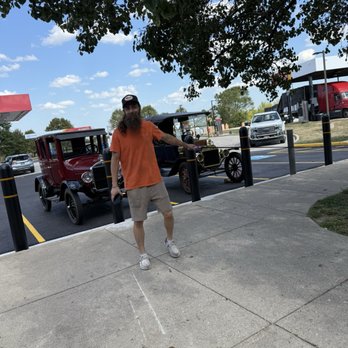 Hardee's - Fast Food Near Me - Genoa, Ohio