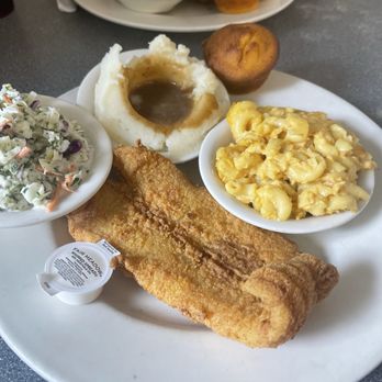 Big Time Diner - Big Blue plate, 1 meat and 3 sides. Everything was delicious. The fried fish with a bit of hot sauce was perfect - American Near Me - Mobile, Alabama
