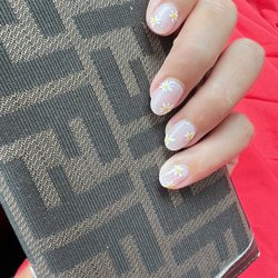 Upscale Day Spa Nails - Seriously love my nails! Linda always executes flawlessly and for a great price!