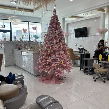 Hi-End nails - Inside again - Nail Salons Near Me - Allen, Texas