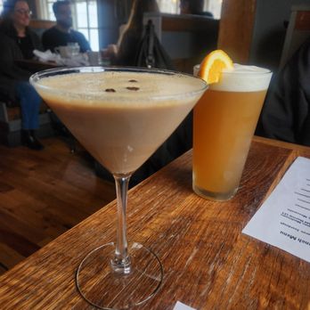 West Street Tavern - Espresso Martini & Blue Moon - Bars Near Me - Berlin, Massachusetts West Street Tavern - Espresso Martini & Blue Moon - Bars Near Me - Berlin, Massachusetts