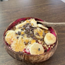 Pitaya bowl + Cacao nibs ($1 extra ) Pitaya bowl + Cacao nibs ($1 extra )