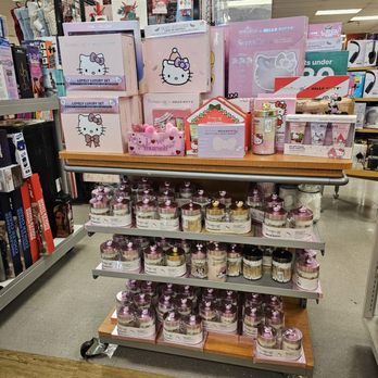 TJ Maxx - Hello Kitty Christmas Gift Display - Department Stores Near Me - North Miami Beach, Florida