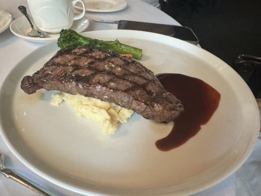 The School Fine Dining by null