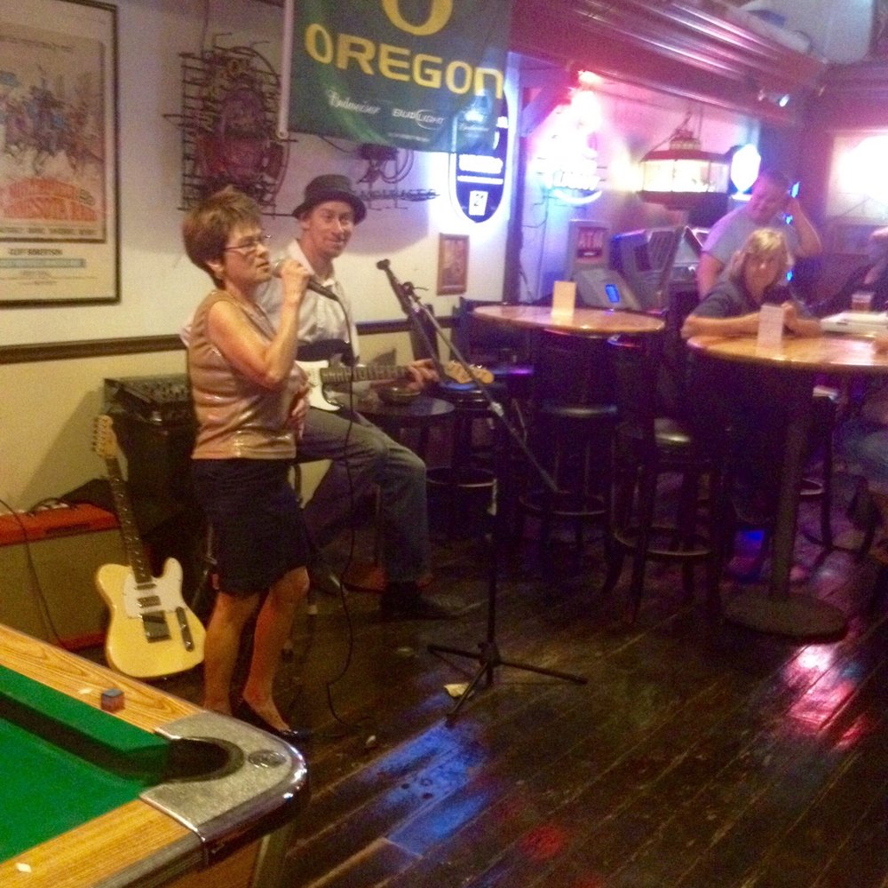 J'Ville Tavern - Pubs Near Me - Jacksonville, Oregon