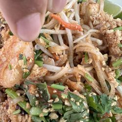 Thai Mee up - pad thai shrimp and tofu