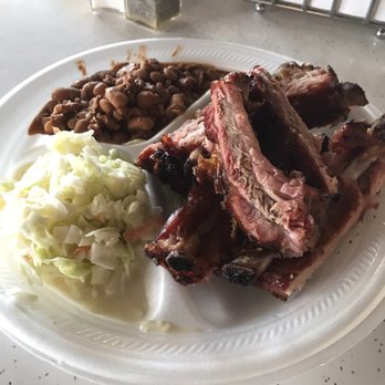 Johnny's Pit Barbeque - 1/2 slab rib plate with chili beans and cole slaw - Barbeque Near Me - El Paso, Texas