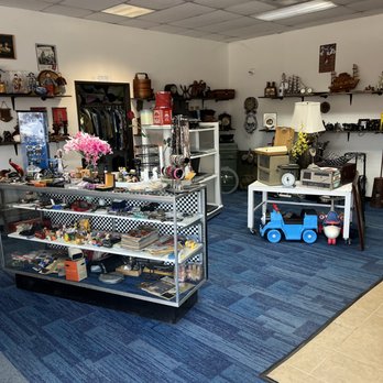 Showcase Flippin It - Thrift Stores Near Me - Tucson, Arizona Showcase Flippin It - Thrift Stores Near Me - Tucson, Arizona