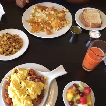 Brunch Cafe-St.Charles - Fresh strawberry orange juice, sweet potato skillet, and nacho omelette - Breakfast & Brunch Near Me - St. Charles, Illinois