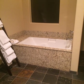 Red Mountain Resort - Jacuzzi tub - Resorts Near Me - Ivins, Utah