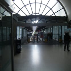 Tower Gateway DLR Station - Platform - keep right to board