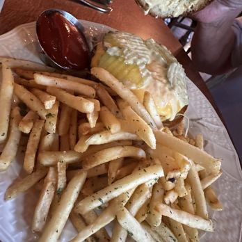 Colette OTR * Mostly French Restaurant by Chef Danny Combs - Burger - French Near Me - Cincinnati, Ohio