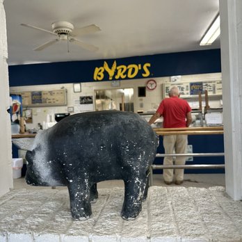 Byrd's Restaurant - Cute piggie - symbolizing the awesome pork they use in their food. - American Near Me - Kinston, North Carolina Byrd's Restaurant - Cute piggie - symbolizing the awesome pork they use in their food. - American Near Me - Kinston, North Carolina