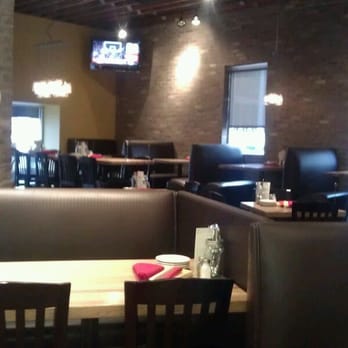 Crushed Red- Clayton - Inside - Pizza Near Me - Clayton, Missouri Crushed Red- Clayton - Inside - Pizza Near Me - Clayton, Missouri