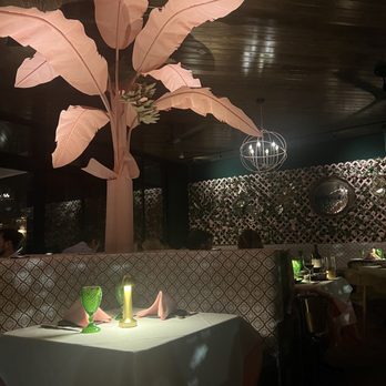 Pink Steak - Ambiance - Steakhouses Near Me - West Palm Beach, Florida Pink Steak - Ambiance - Steakhouses Near Me - West Palm Beach, Florida