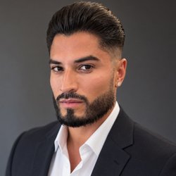 Esthetique De Luxe - Our Owner and Nurse Practitioner Jonathan.