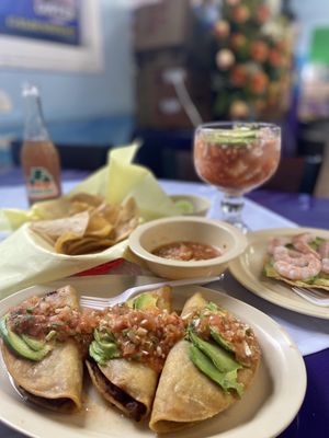 Mariscos 4 Vientos by null