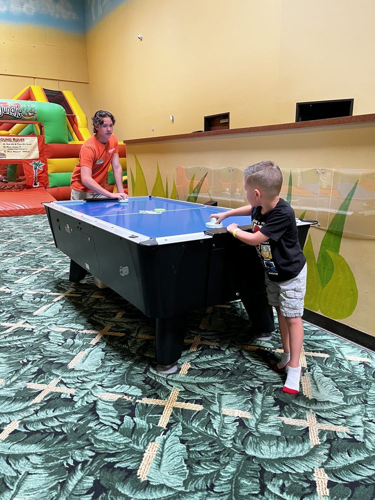 SCOOTER’S JUNGLE VALENCIA 297 Photos & 458 Reviews 28230