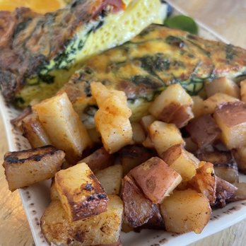 Egg - Chef's Frittata  with hash browns and seasonal fruit - Breakfast & Brunch Near Me - Rehoboth Beach, Delaware