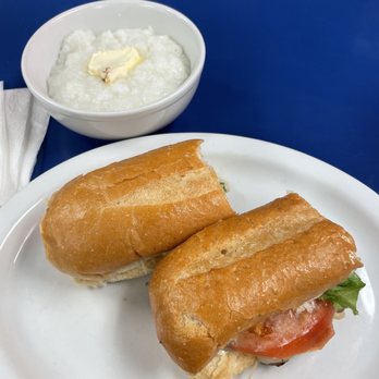 Bob & Edith's Diner - Cheesesteak Grits - American Near Me - Arlington, Virginia Bob & Edith's Diner - Cheesesteak Grits - American Near Me - Arlington, Virginia