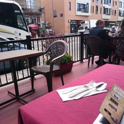 Restaurant Le Taj Mahal - Petite terrasse pour grandes ambitions!