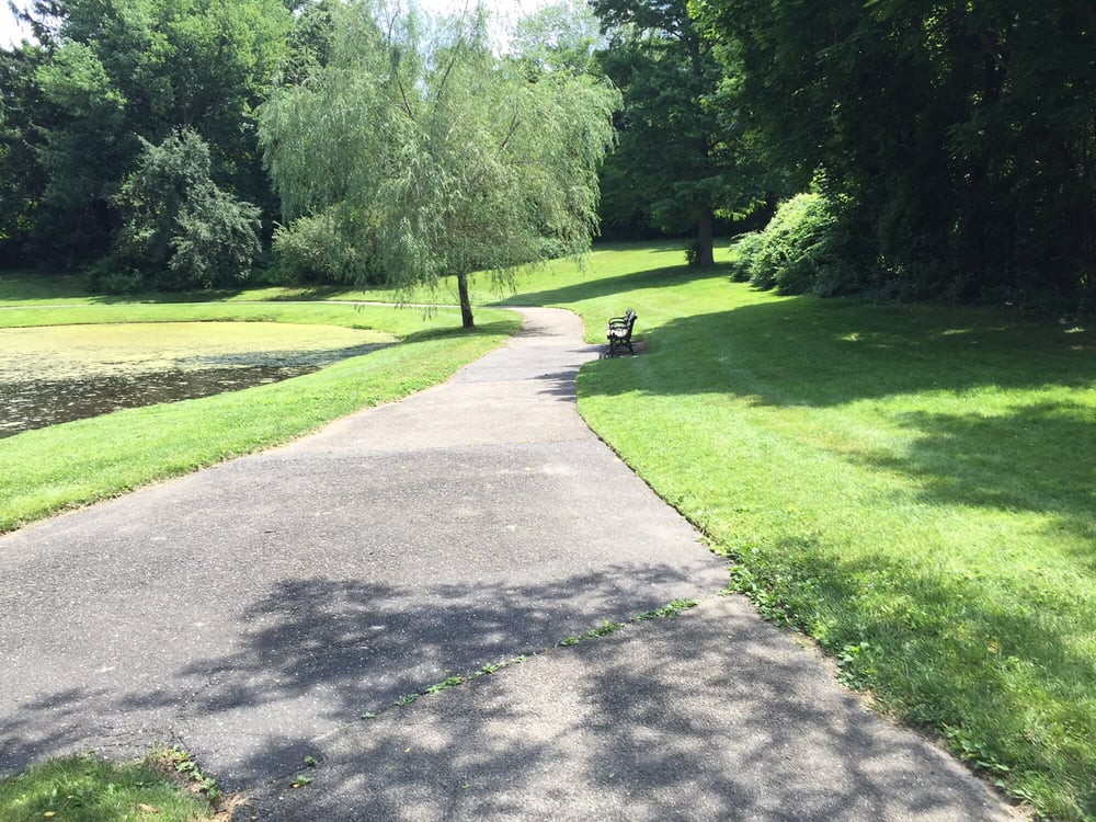 PLANDOME POND PARK Updated September 2024 N Bourndale Rd, Manhasset, New York Parks