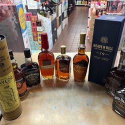 Goldy's Wine & Liquors