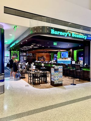 Barney's Beanery by null