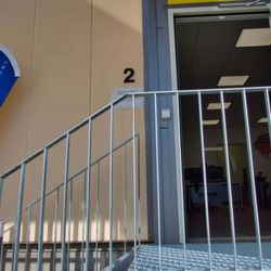 Zimmermann Electronic Vertriebs GmbH - Entrance of wares pickup area