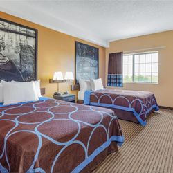 Super 8 by Wyndham Fort Dodge IA - Guest room