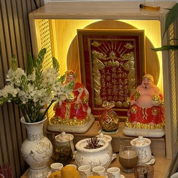 T House - Shrine/Altar - Vietnamese Near Me - Lynnwood, Washington T House - Shrine/Altar - Vietnamese Near Me - Lynnwood, Washington