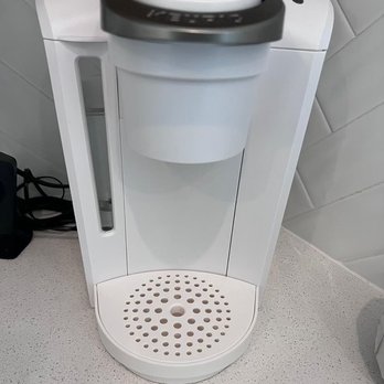 Deluxe Home Cleaning - Coffee maker after - Home Cleaning Near Me Deluxe Home Cleaning - Coffee maker after - Home Cleaning Near Me