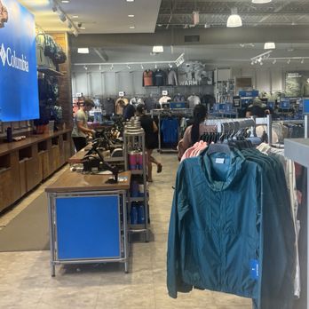 Columbia Factory Store - Sports Wear Near Me - Wrentham, Massachusetts