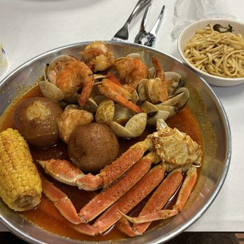 Cajun Crab - Snow crab legs, Shrimp No head / 去头虾, Clam / 蛤蜊, potatoe, corn, - Seafood Near Me - Wallingford, Connecticut