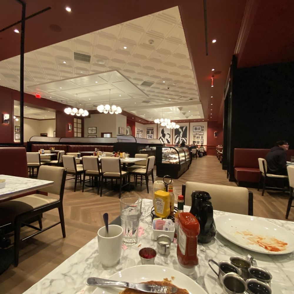 Du-par's Restaurant and Bakery - Front dining area - American Near Me - Las Vegas, Nevada Du-par's Restaurant and Bakery - Front dining area - American Near Me - Las Vegas, Nevada