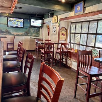 Shuckers Raw Bar - Bar area - Bars Near Me - Myrtle Beach, South Carolina