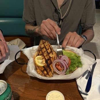Frosty Frog Cafe - Cafes Near Me - Hilton Head Island, South Carolina
