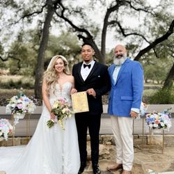 Texas Wedding Ministers - Wedding officiant