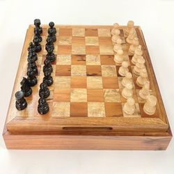 RK Woods Gallery - Chess set