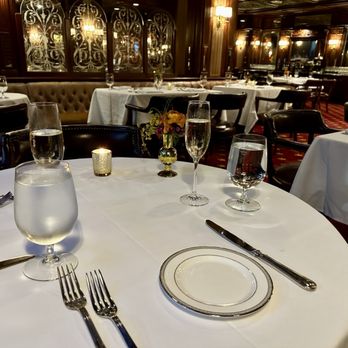 The Driskill Grill - North Corner of restaurant - New American Near Me - Austin, Texas The Driskill Grill - North Corner of restaurant - New American Near Me - Austin, Texas
