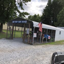 Dew Drop Farm Market - Outside