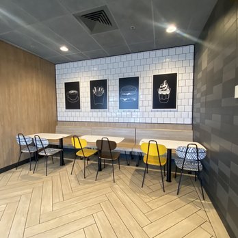 McDonald's - Dining room - Fast Food Near Me - Jackson, Ohio