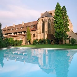 Hotel Richard Löwenherz - Pool im Klostergarten