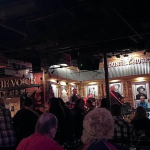 MUSIC CITY BAR AND GRILL - 62 Photos & 68 Reviews - 2416 Music Valley