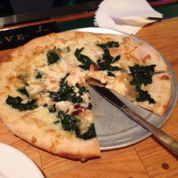 Fellini's - Gourmet Spinach pizza - Pizza Near Me - Norfolk, Virginia