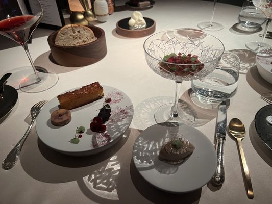 Lorenz Adlon Esszimmer by null